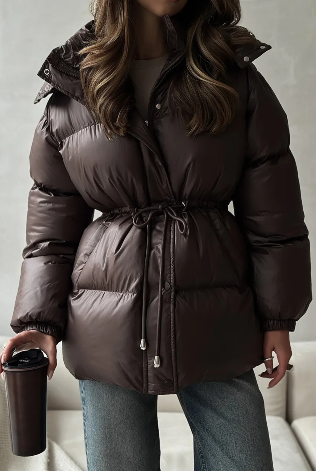 Ilga pūsta striukė su gobtuvu