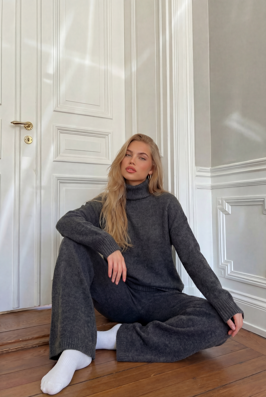 Megztas dviejų dalių komplektas su golfu