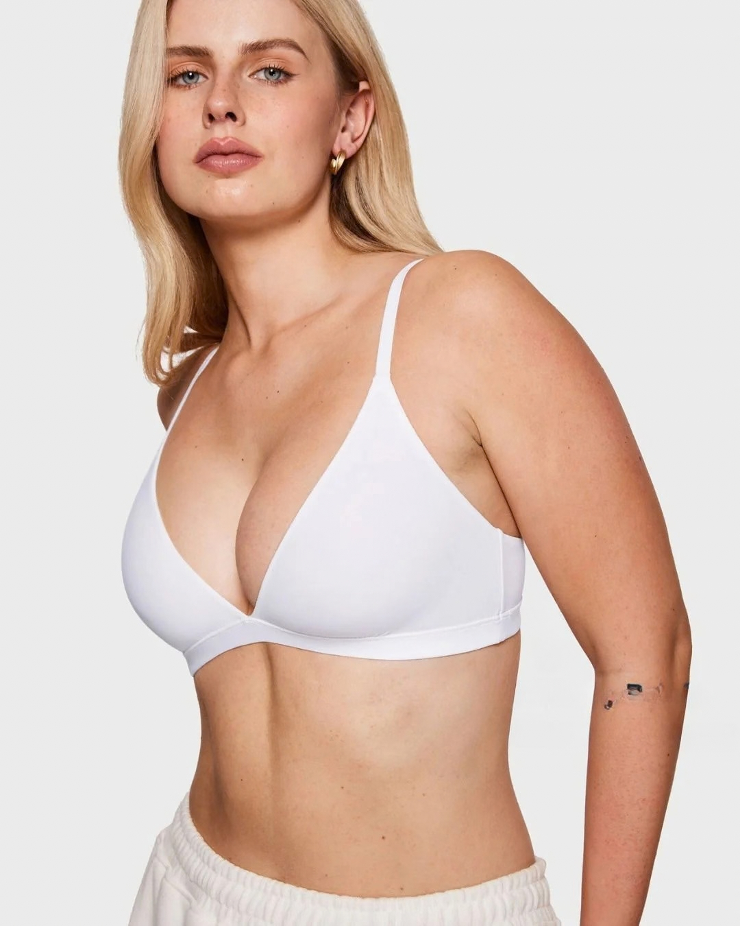 Mila – Minkšta Trikampė Bralette