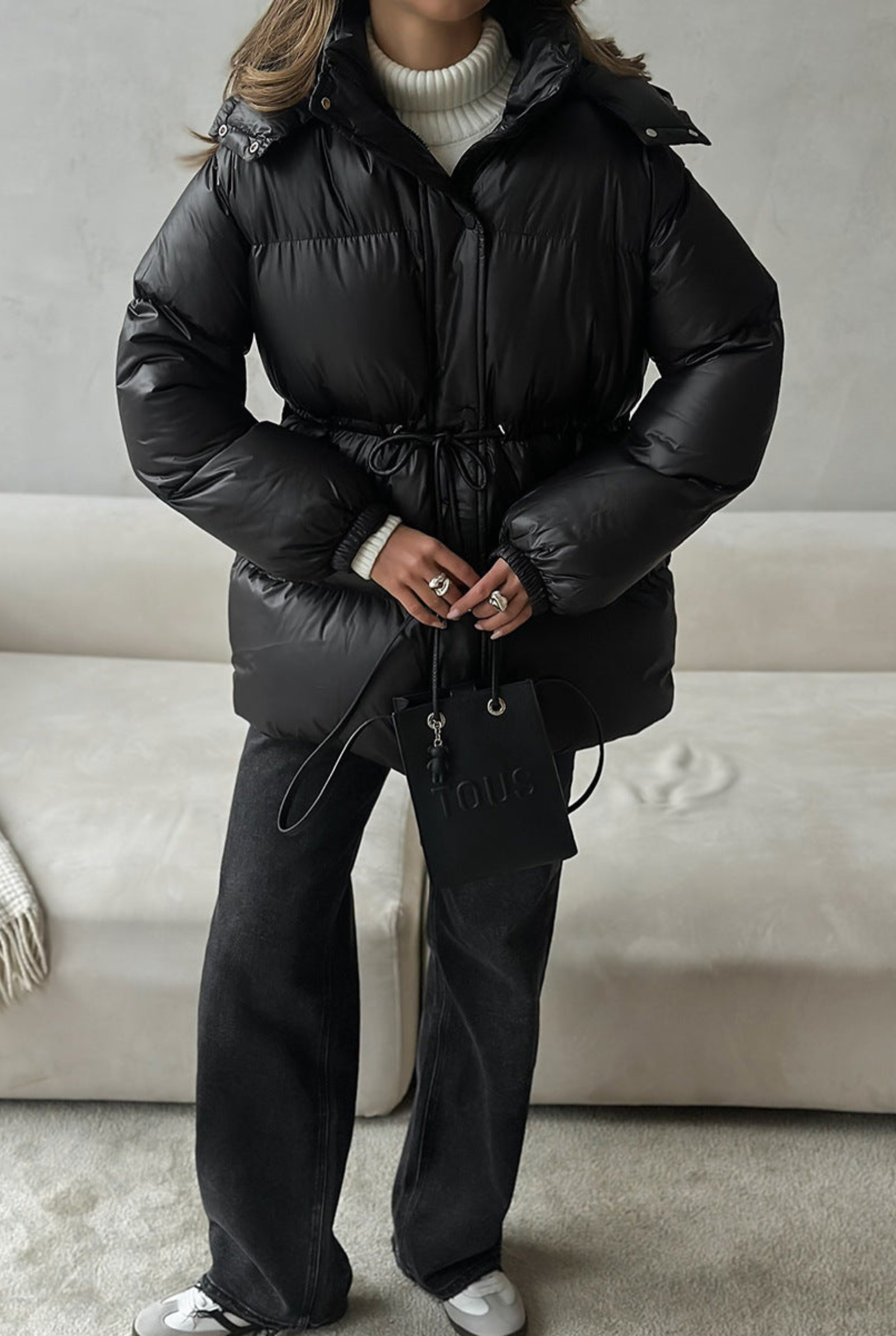 Ilga pūsta striukė su gobtuvu