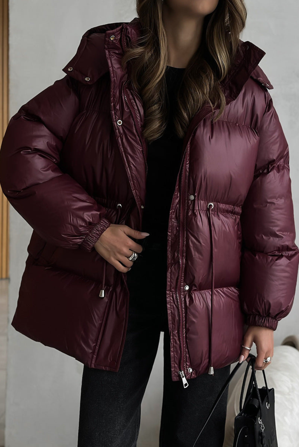 Ilga pūsta striukė su gobtuvu