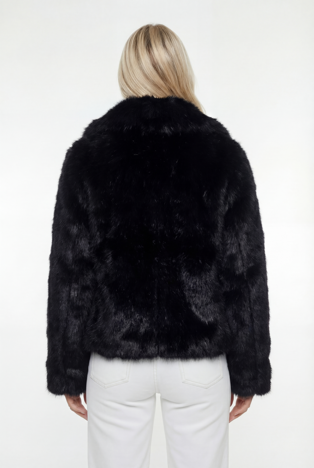 Trumpas dirbtinio kailio paltas