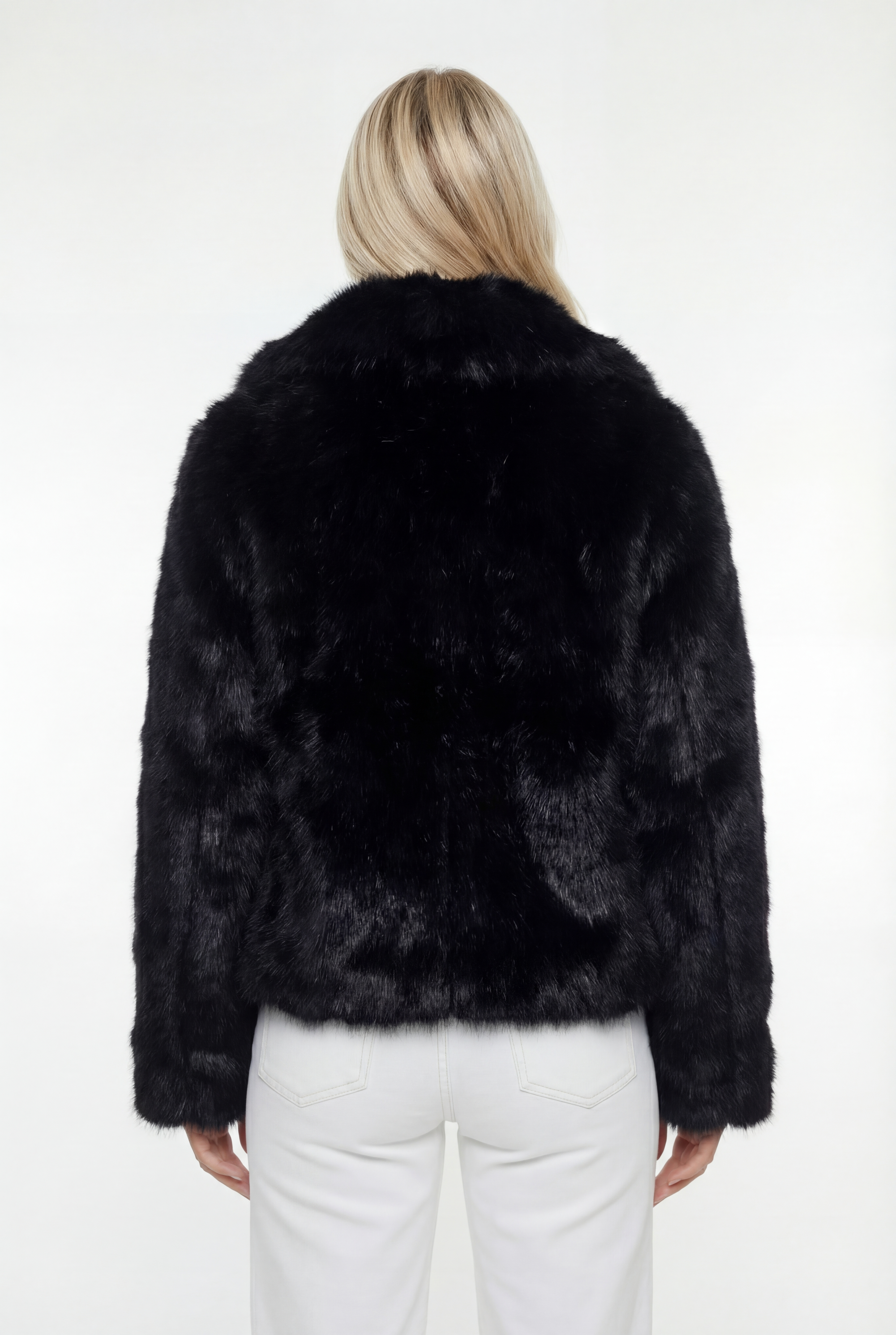 Trumpas dirbtinio kailio paltas