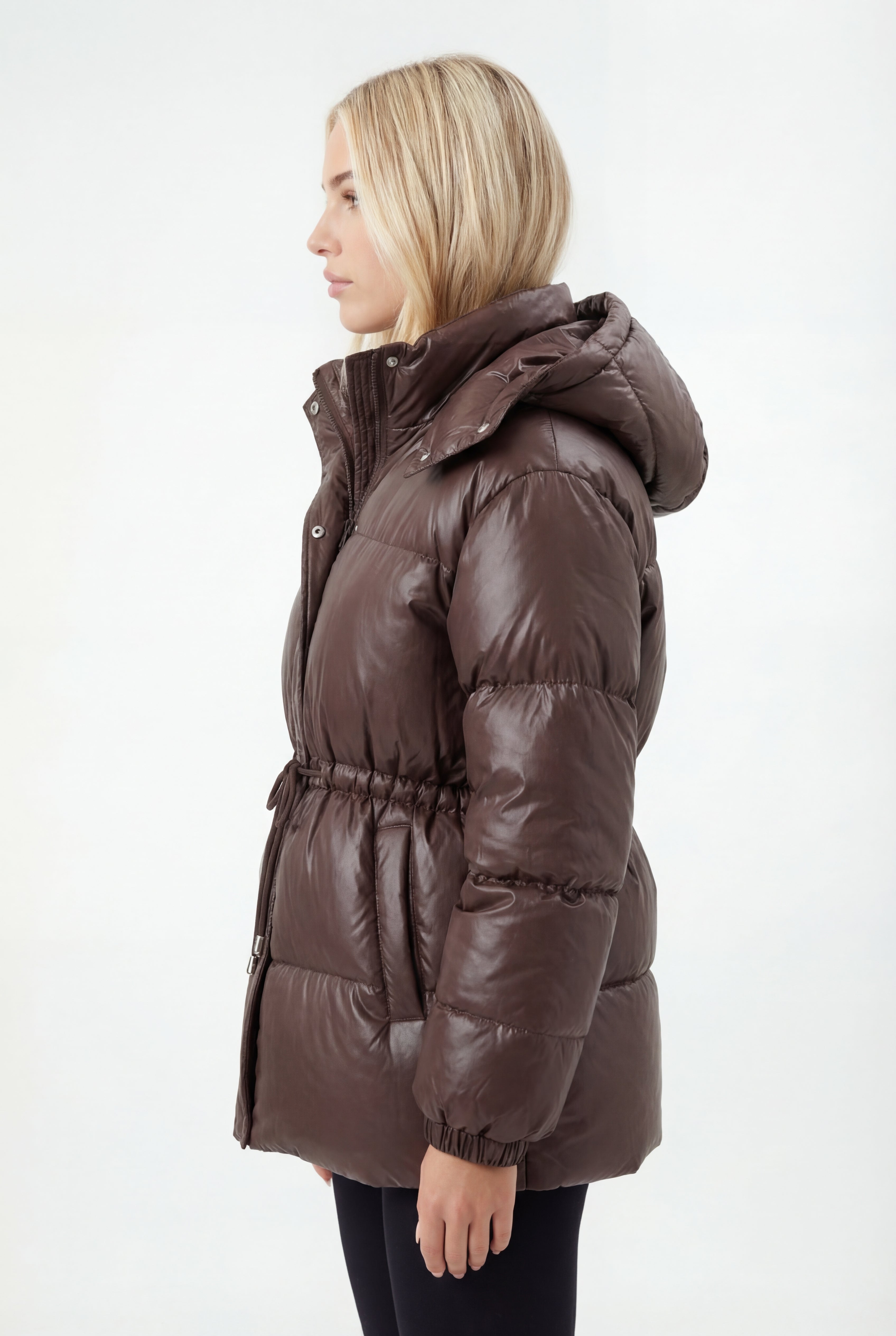 Ilga pūsta striukė su gobtuvu