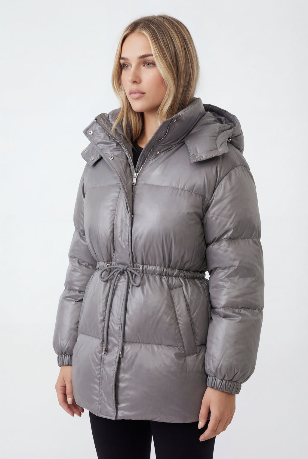 Ilga pūsta striukė su gobtuvu