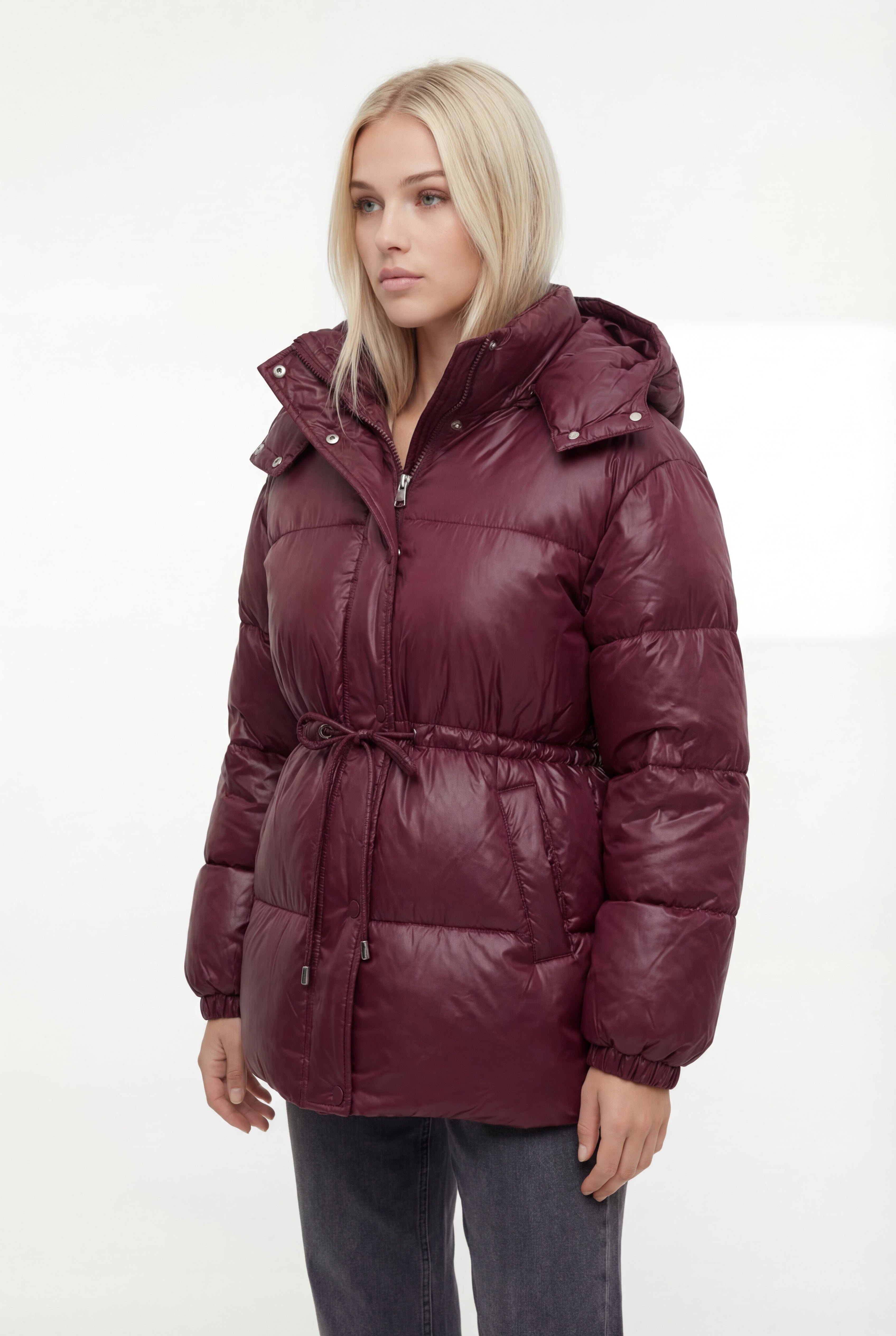 Ilga pūsta striukė su gobtuvu