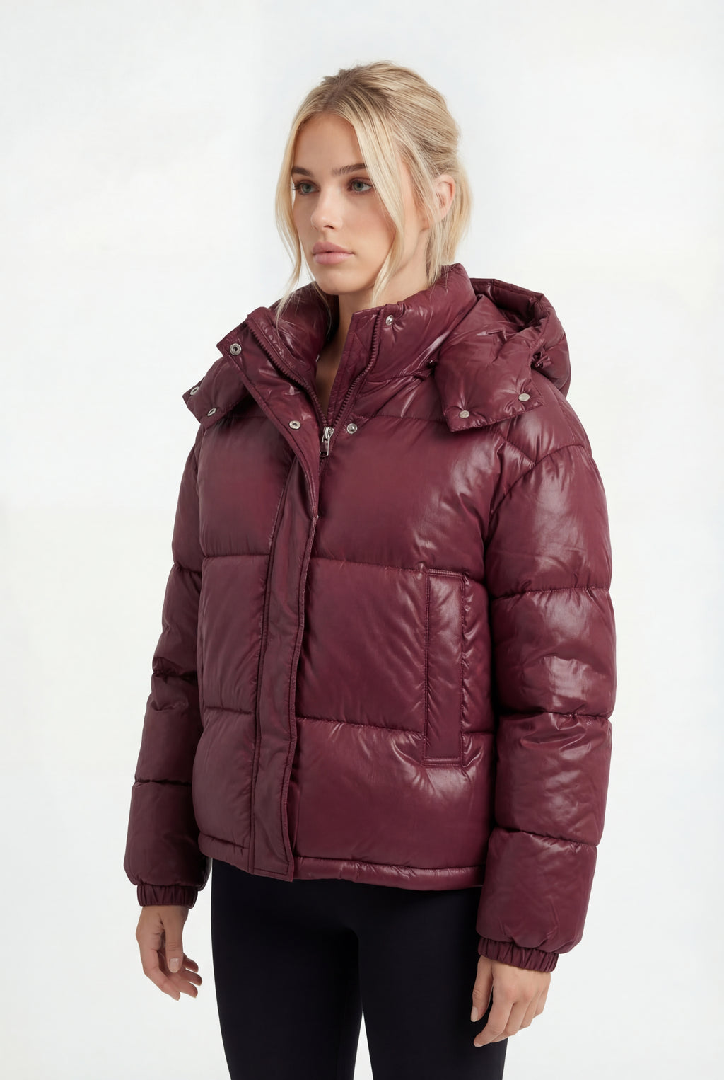 Trumpa burgundiška pūsta striukė