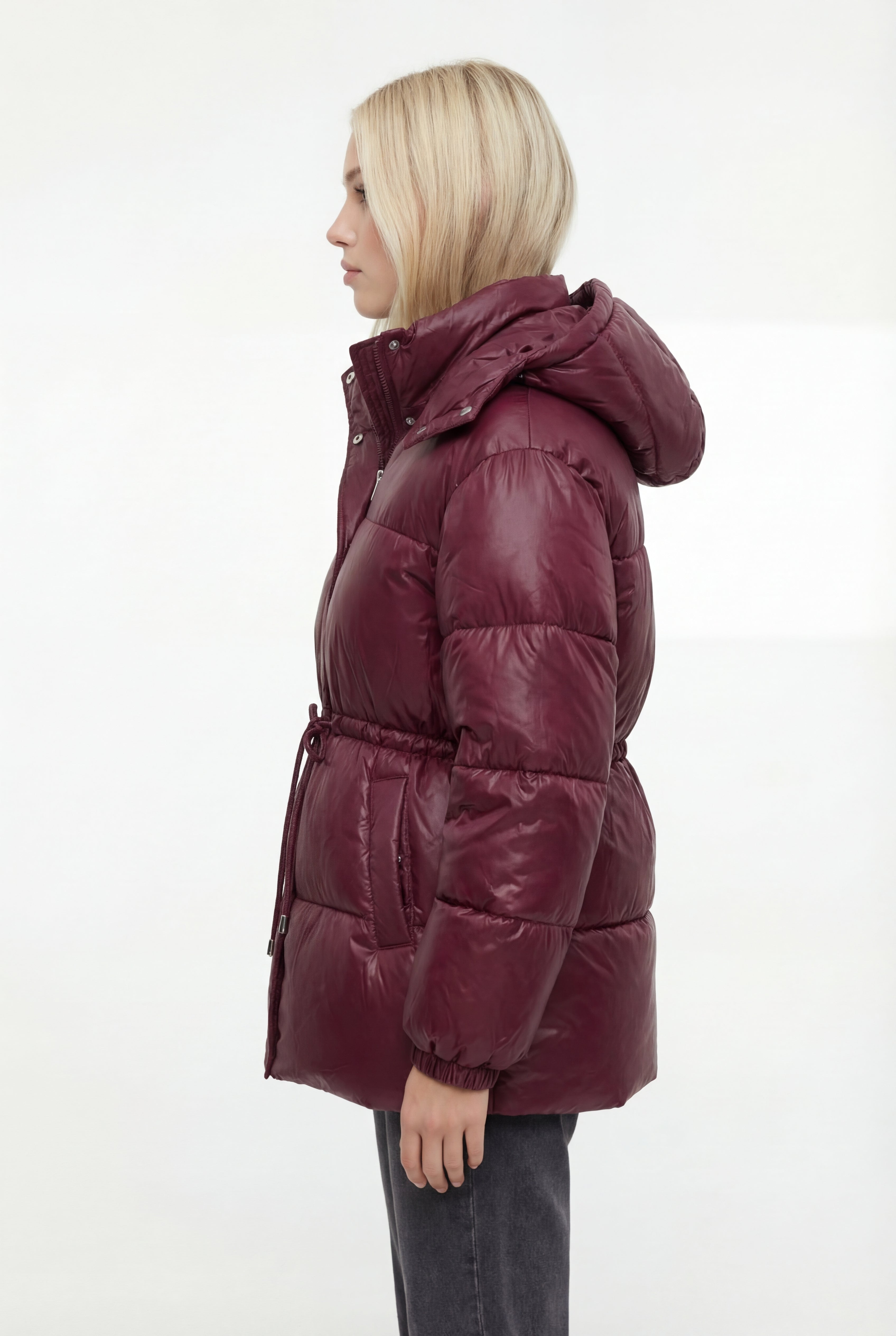 Ilga pūsta striukė su gobtuvu