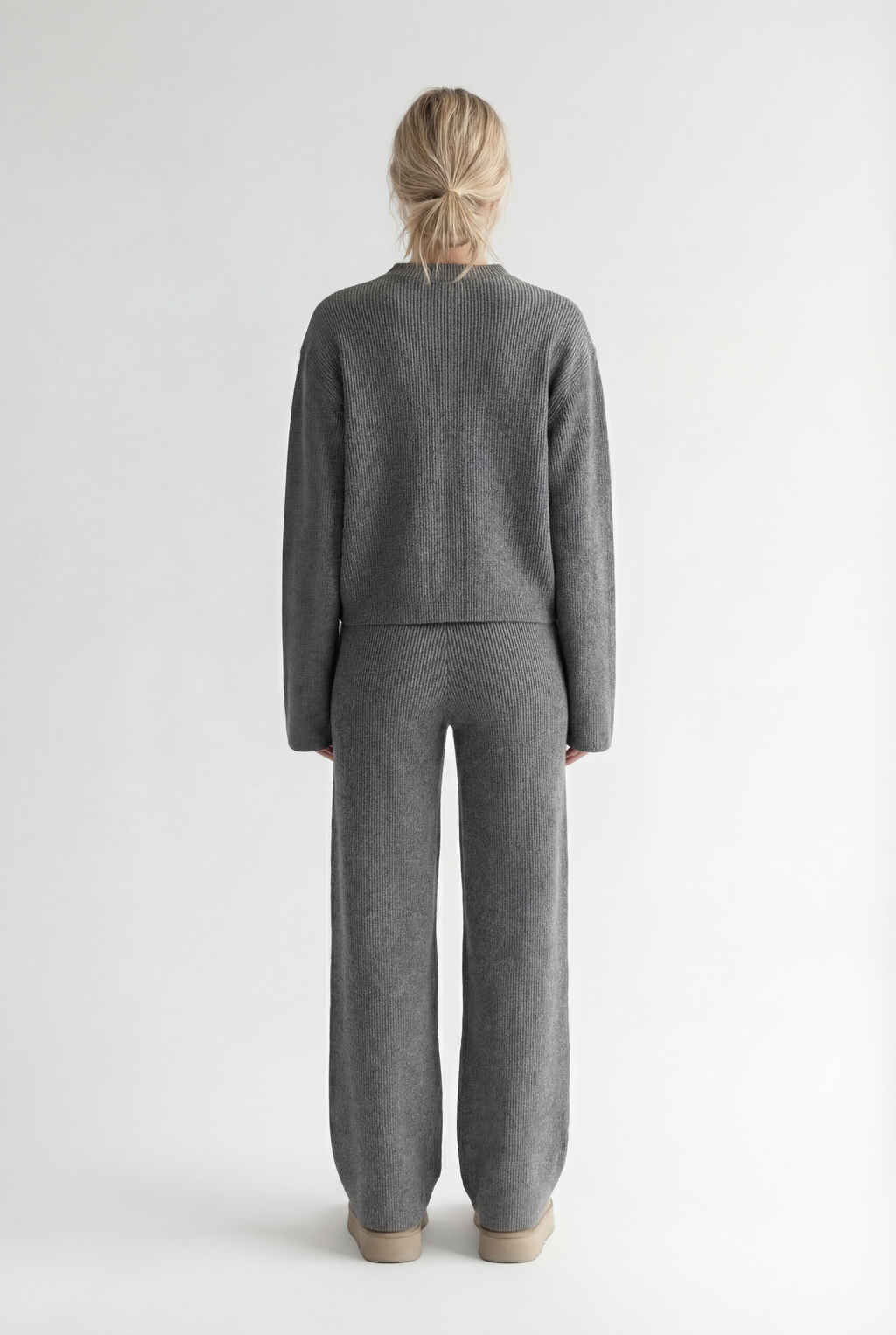 Megztas su užtrauktuku dviejų dalių komplektas