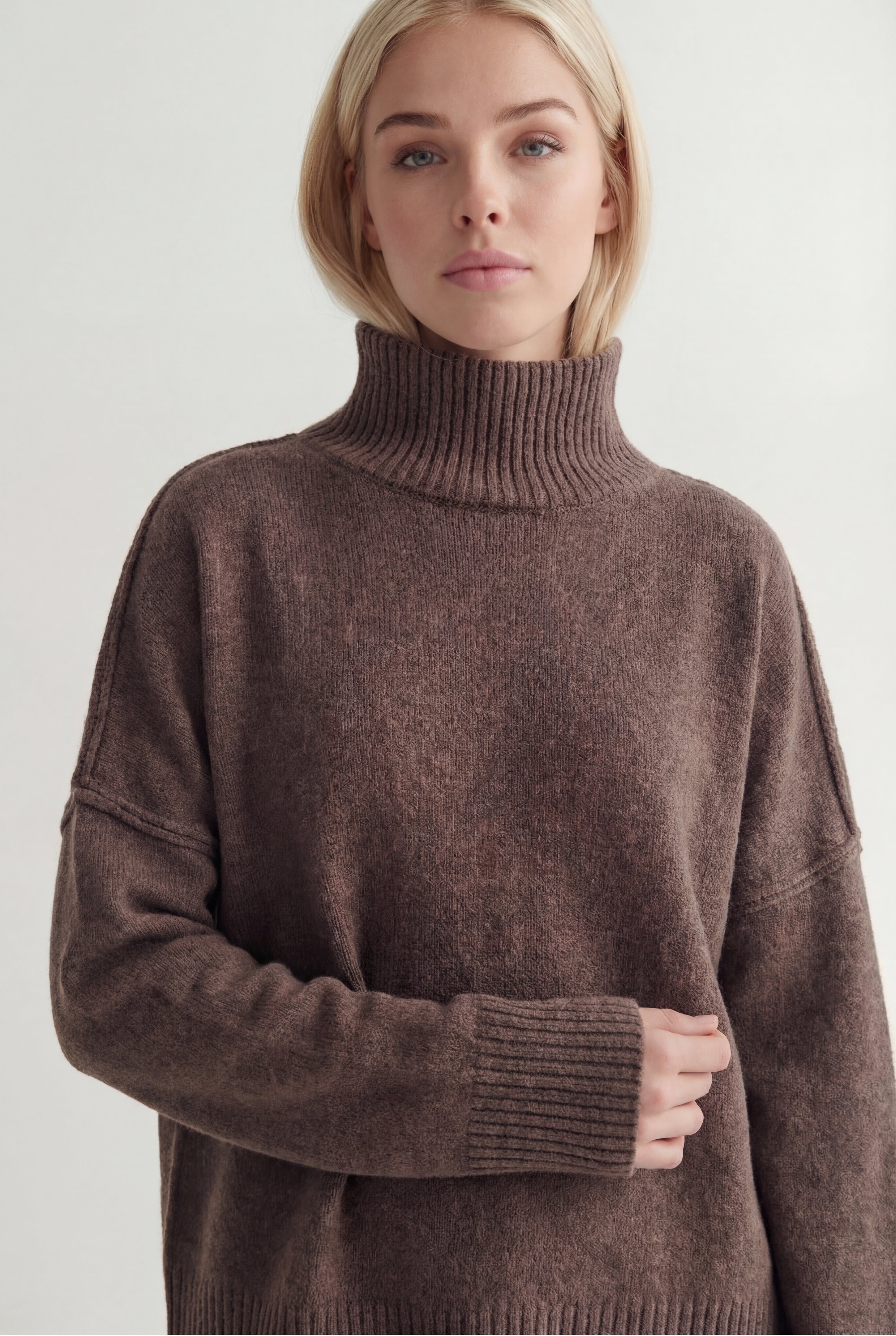 Megztas dviejų dalių komplektas su golfu