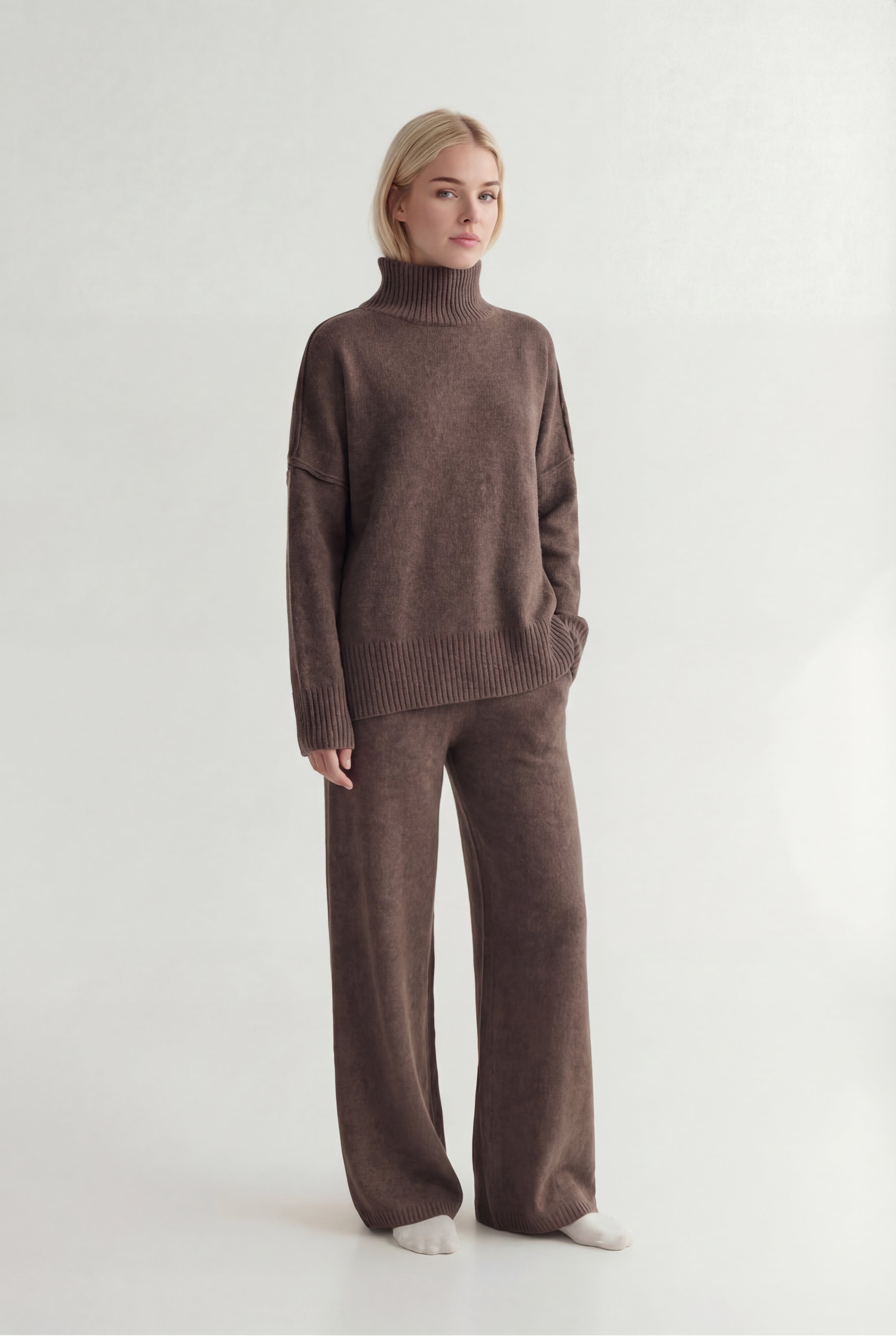 Megztas dviejų dalių komplektas su golfu