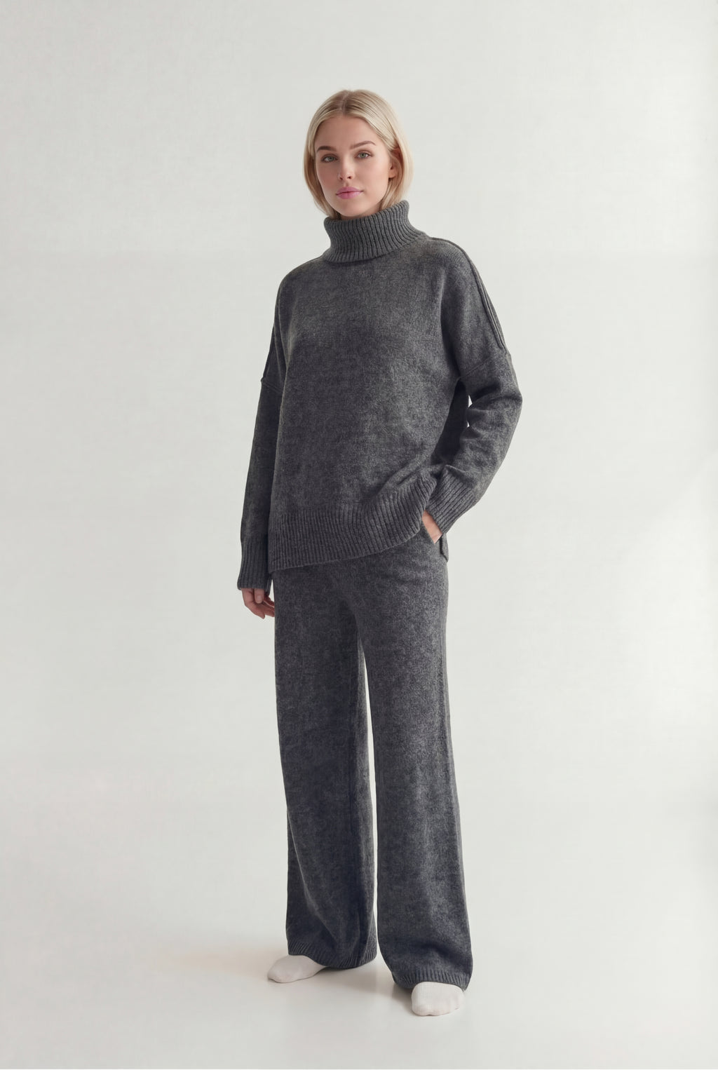 Megztas dviejų dalių komplektas su golfu