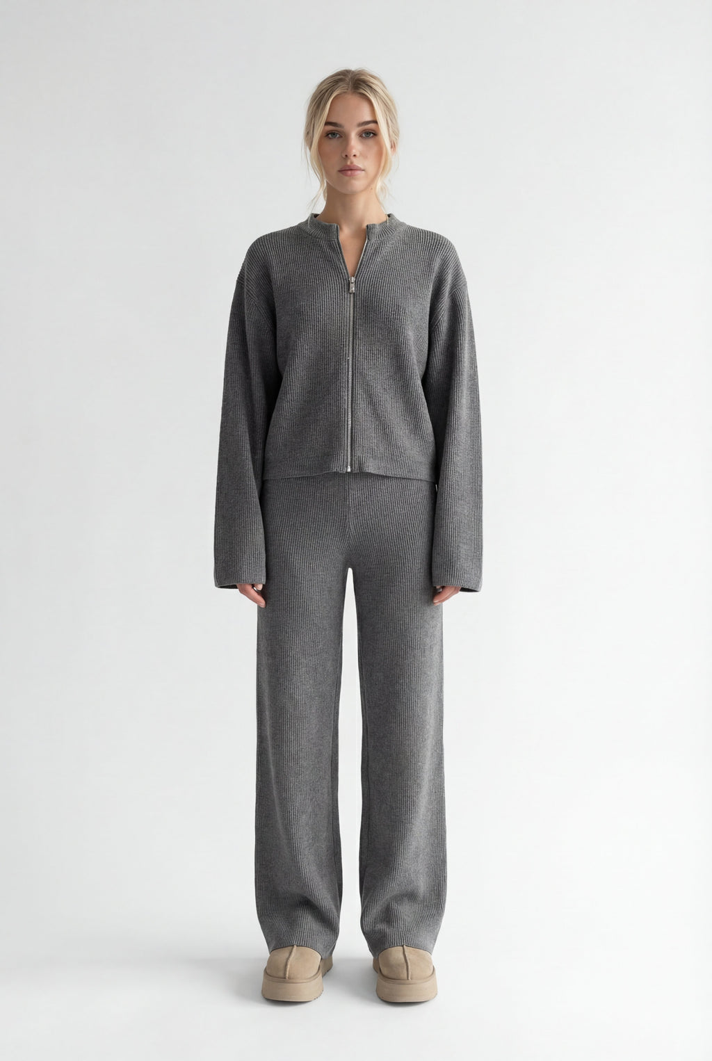 Megztas su užtrauktuku dviejų dalių komplektas