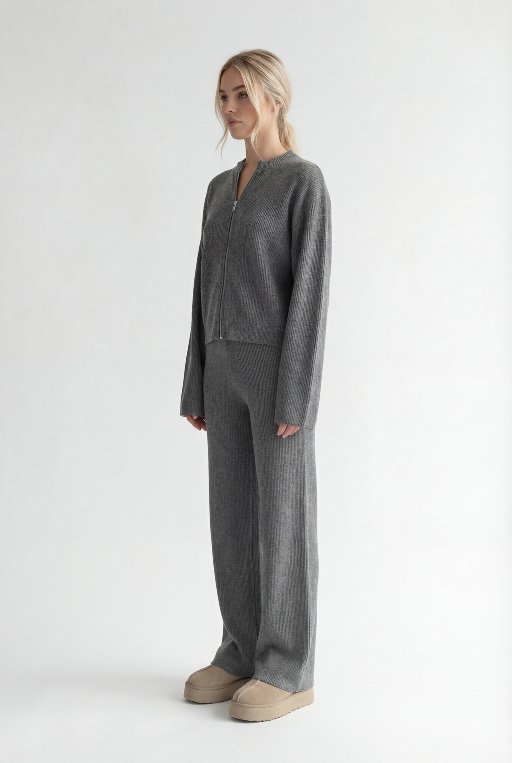 Megztas su užtrauktuku dviejų dalių komplektas